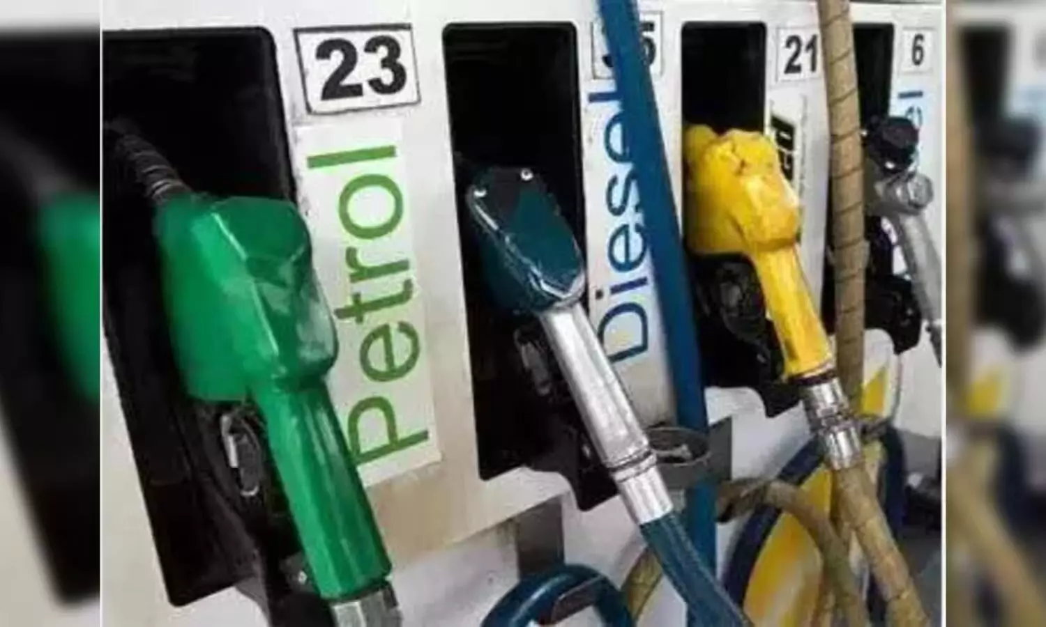 Saudi Oil Crisis: సౌదీ చమురు సంక్షోభం.. భారత్లో పెట్రోల్, డీజిల్ ధరలపై భారీ ప్రభావం? Saudi Oil Crisis: సౌదీ చమురు సంక్షోభం.. భారత్లో పెట్రోల్, డీజిల్ ధరలపై భారీ ప్రభావం?
