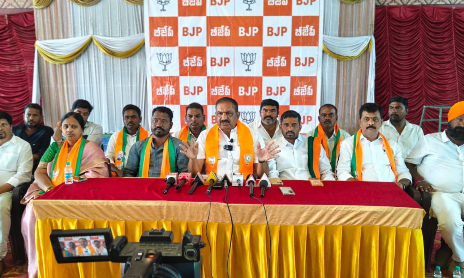 Karimnagar: కేంద్ర నిధులతోనే కరీంనగర్ అభివృద్ధి: య