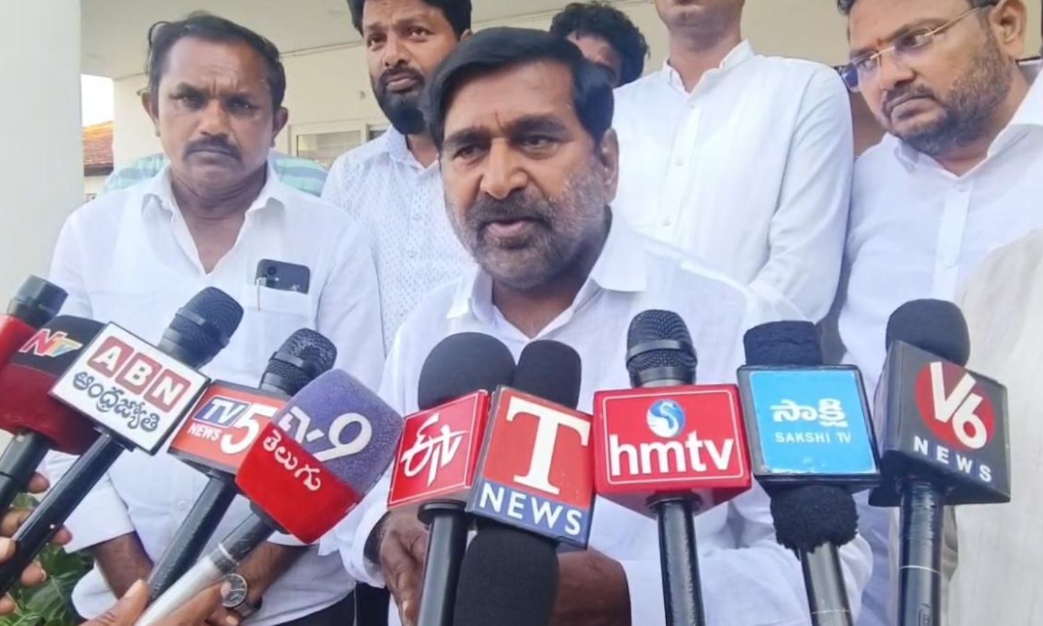 Suryapet: ఉత్తమ్ వ్యాఖ్యలు తెలంగాణకు ద్రోహం: మాజీ 