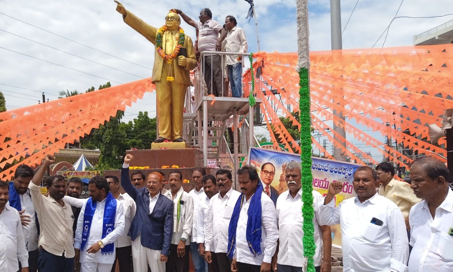 Karimnagar: ఆవారా ప్రసాద్‌ను తెలంగాణ నుంచి బహిష్కర