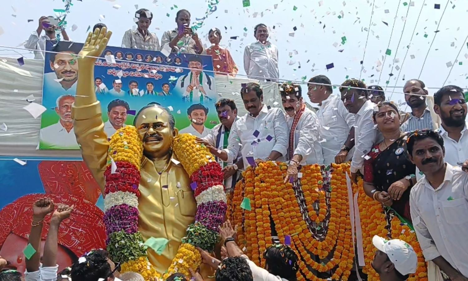 Golugonda: పాకలపాడులో వైఎస్సార్ విగ్రహావిష్కరణ హాజ