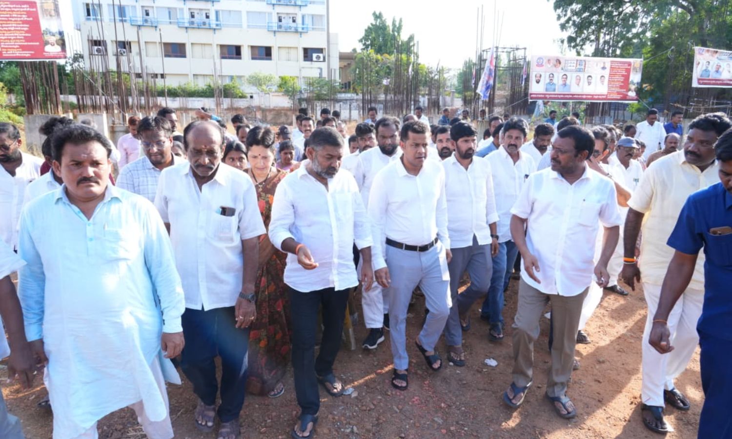 Nellore: సెప్టెంబర్ 22 నుంచి బీసీ భవన్ పనులు: బీద 
