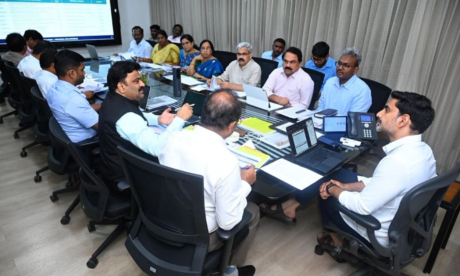 Nara Lokesh: ఏపీ రెసిడెన్షియల్ స్కూళ్లలో అకడమిక్ ఎ