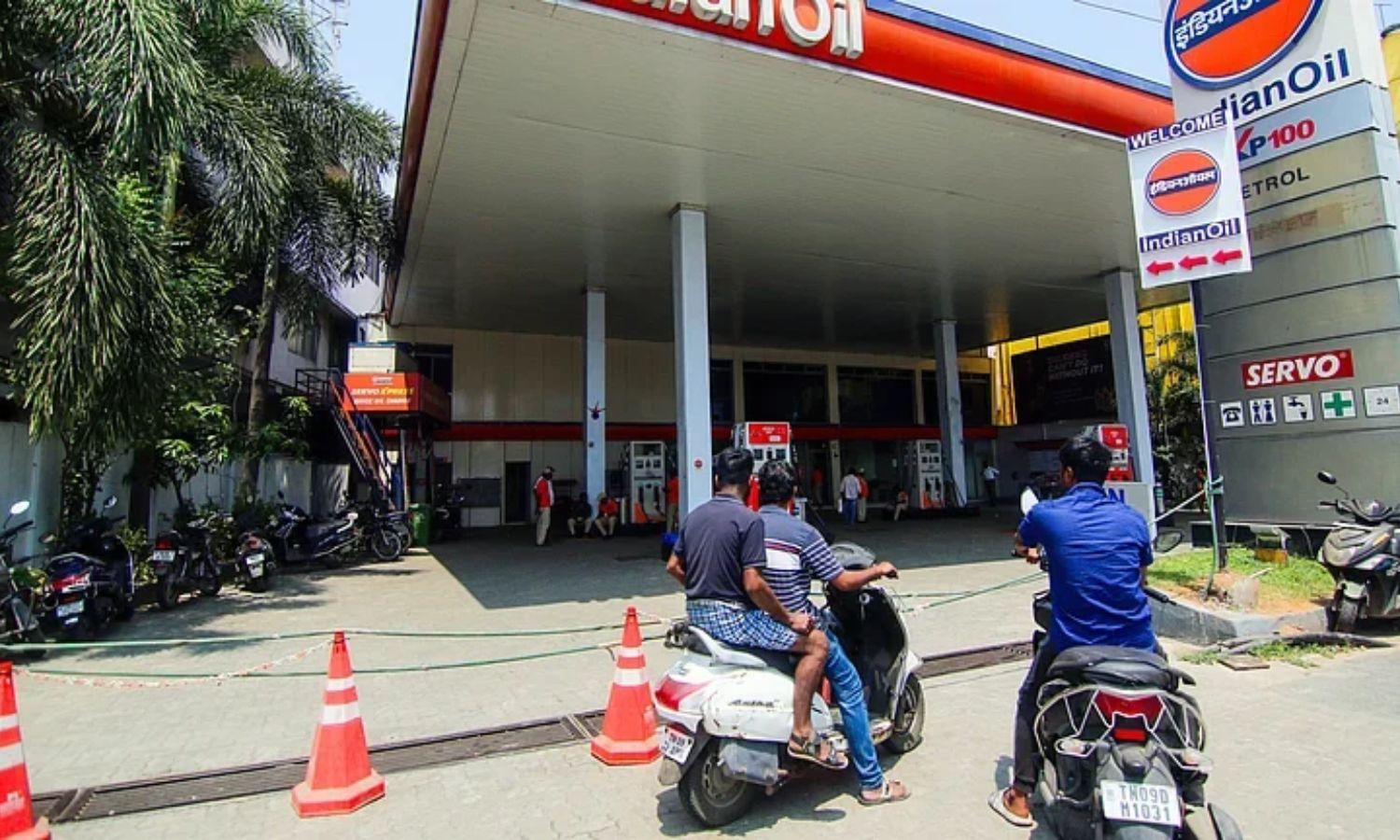 Petrol Pumps: పెట్రోల్ బంకుల్లో యూపీఐ పేమెంట్స్‌కు