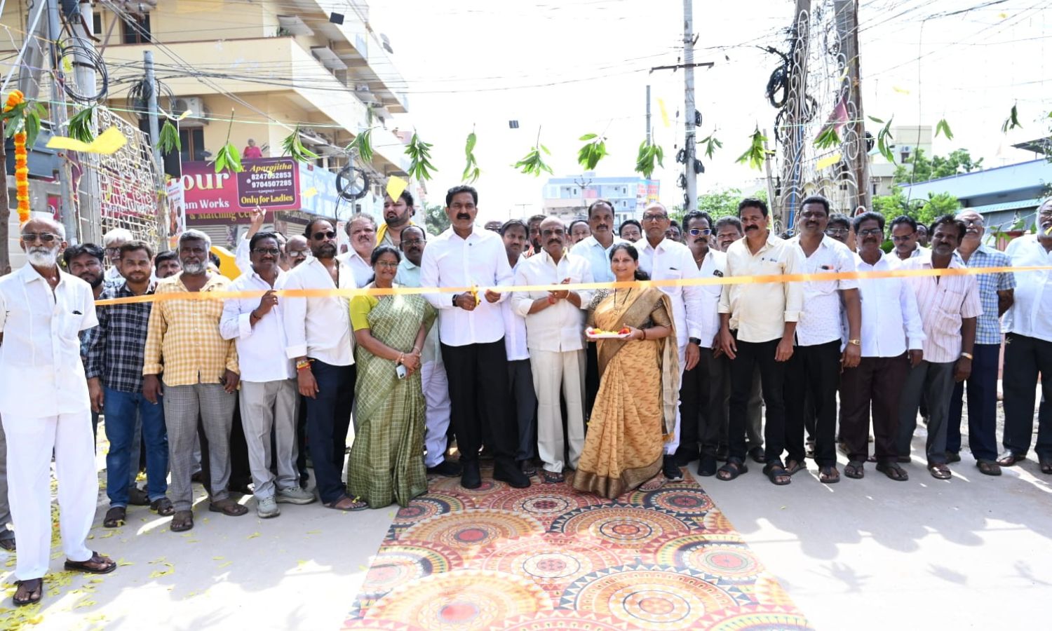 Tadigadapa: తాడిగడపలో రూ.కోటి సీసీ రోడ్డు ప్రారంభం