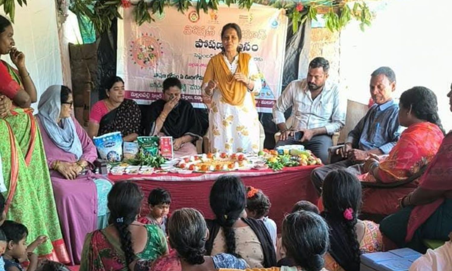 Mulugu: శ్రీనగర్ అంగన్వాడీ కేంద్రంలో పోషణ్ మాసం వే