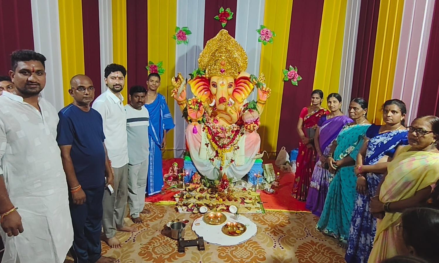 Bhupalpally: భూపాలపల్లిలో వినాయక మండపాలను సందర్శిం