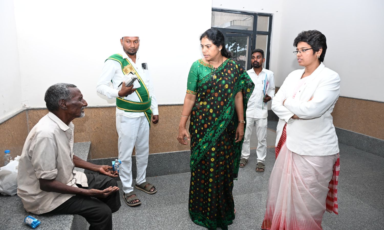 Asifabad: కలెక్టర్ కె. హరిత చొరవ: వృద్ధుడికి దక్కి