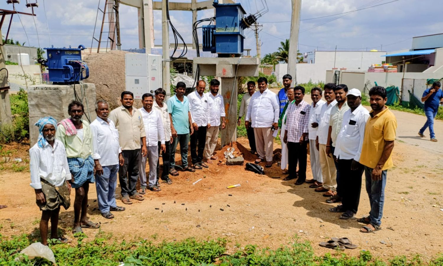 Veldanda: విద్యుత్ సమస్యల పరిష్కారానికి కృషి: సర్ప