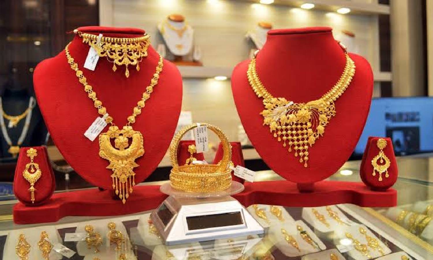 Gold Price Today: మళ్లీ పరుగులు పెడుతున్న బంగారం ధ