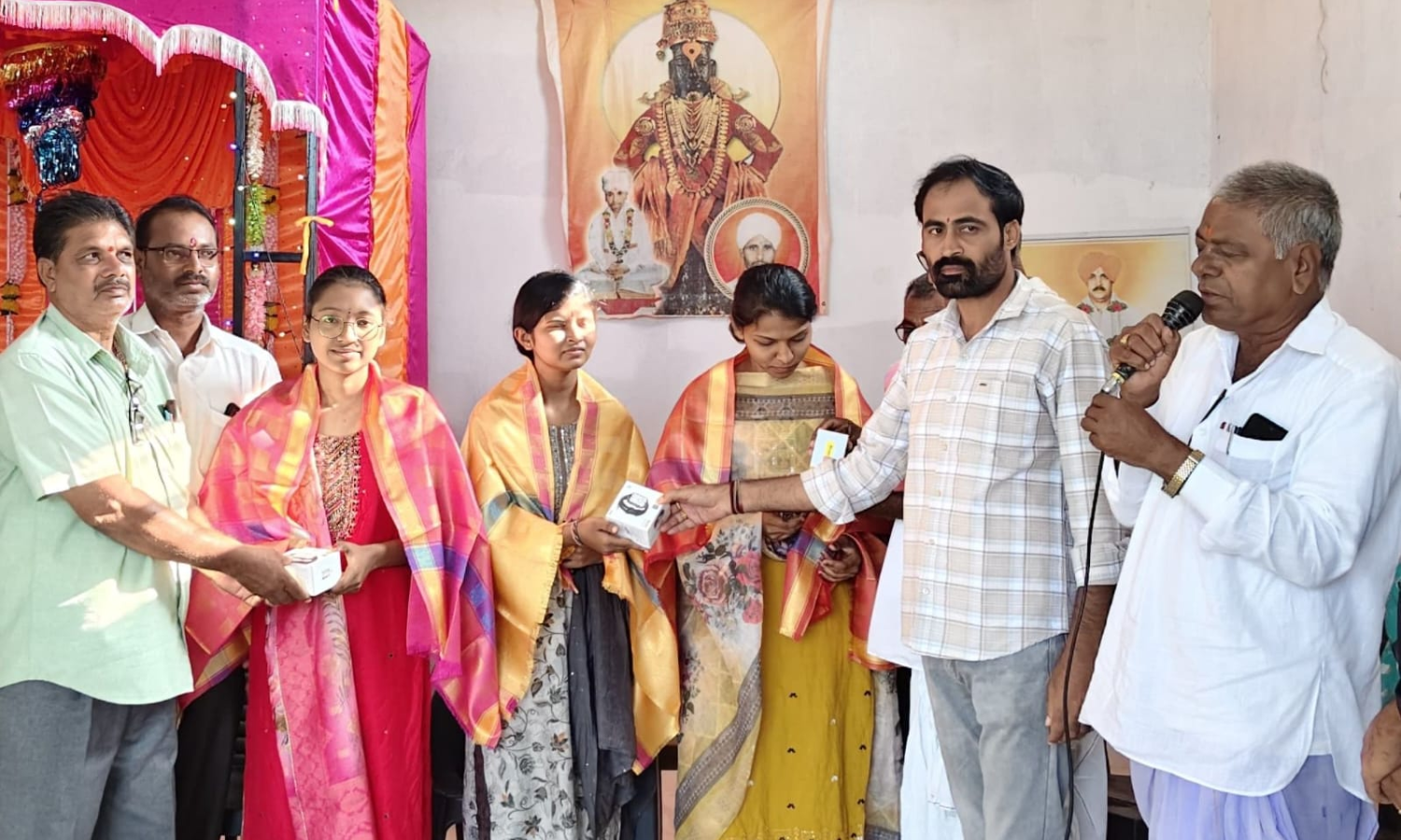 Adilabad: ఎంబీబీఎస్ సీట్లు సాధించిన విద్యార్థులకు 