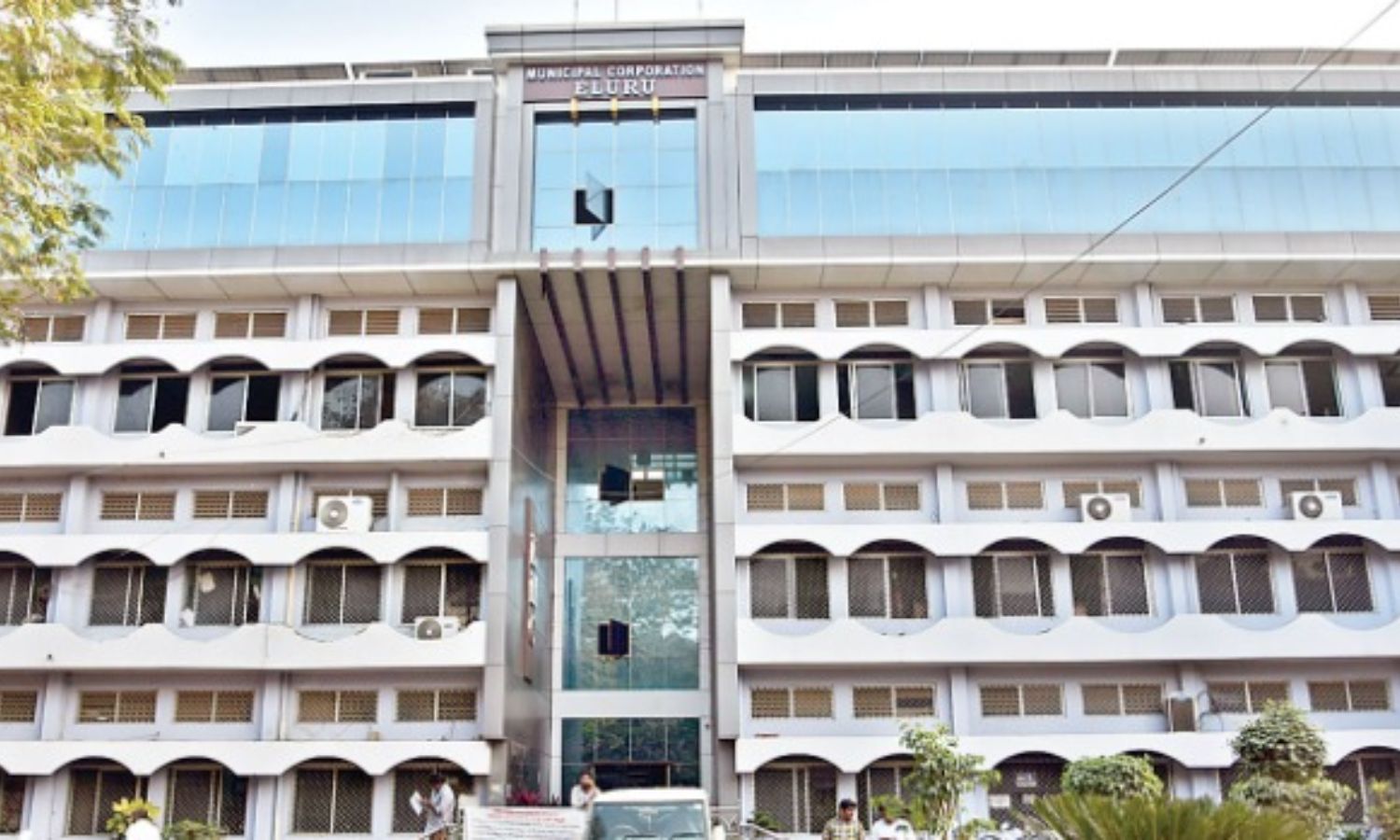Eluru: ఏలూరు కార్పొరేషన్‌లో రూ.కోటి పన్నుల సొమ్ము 