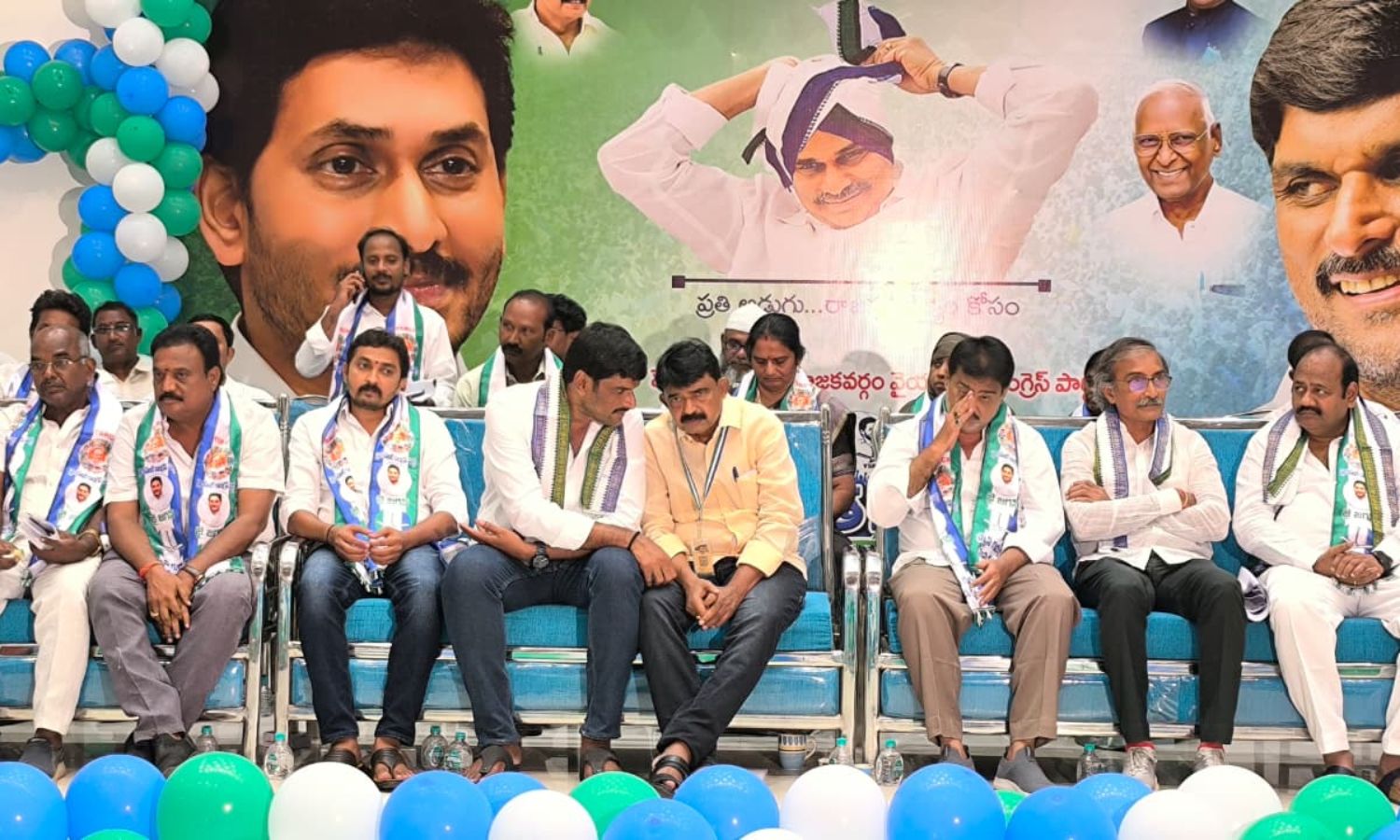 Penamaluru: పెనమలూరులో వైఎస్సార్‌సీపీ శ్రేణుల కొత్
