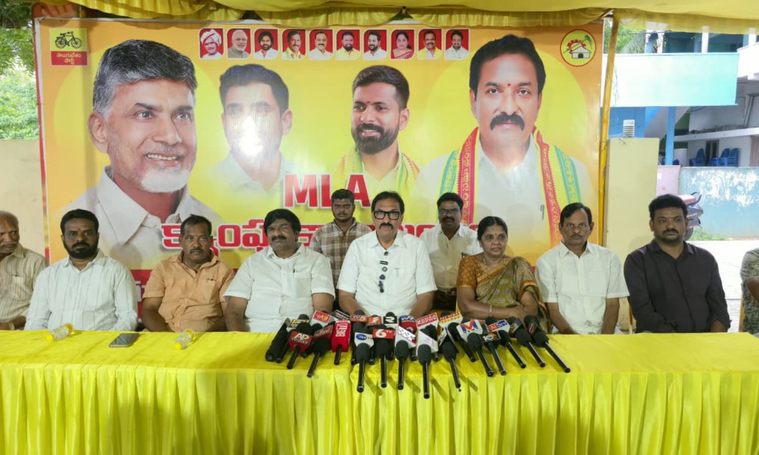 Kothapeta: రావులపాలెంలో మీడియాతో మాట్లాడిన కొత్తపే