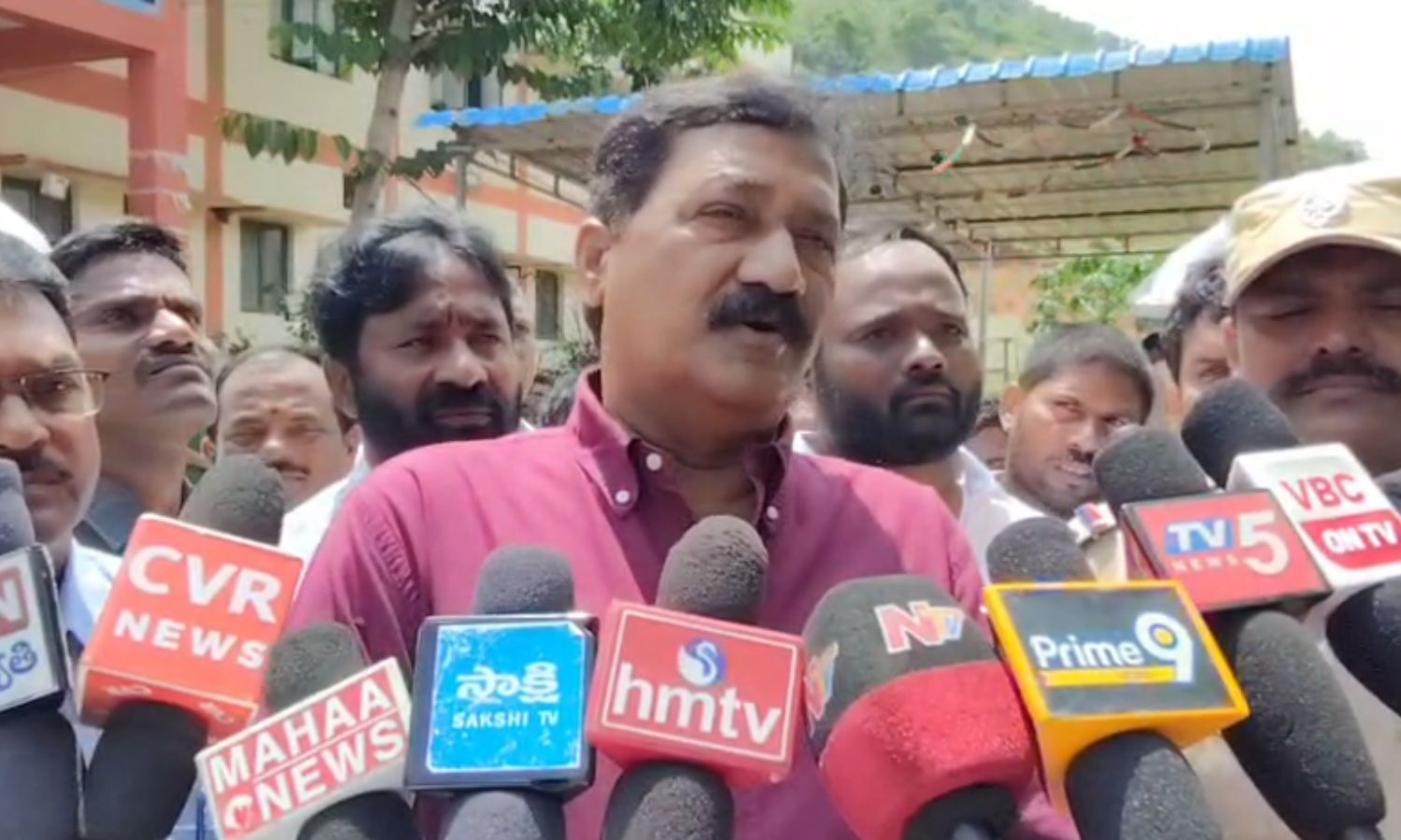 Visakhapatnam: వైసీపీ నేతలు నీటి సమస్యపై అనవసరంగా 