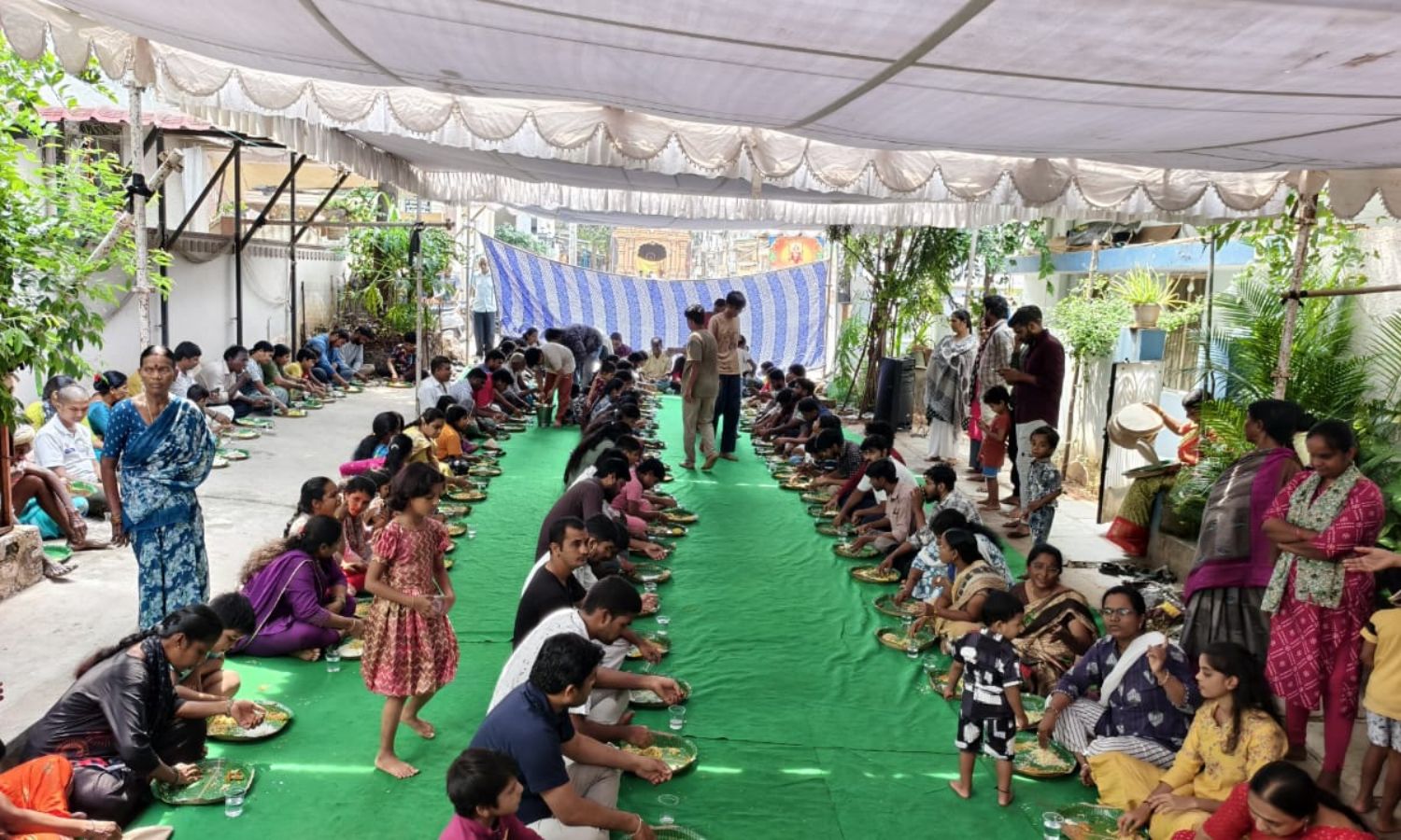 LB Nagar: సిరి నగర్‌లో ఘనంగా గణనాథుడి మహా అన్నదానం