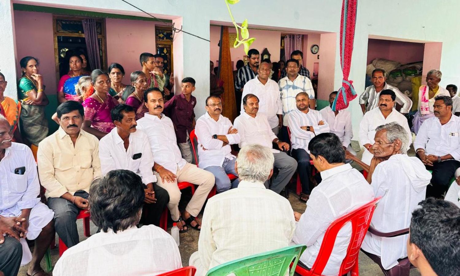 Rayachoti: కమలామర్రిలో వైఎస్సార్‌సీపీ శ్రేణులతో గడ