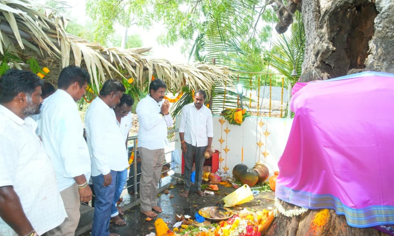 Giddalur: తాళ్లపల్లెలో ఘనంగా పోలేరమ్మ తల్లి బోనాల 