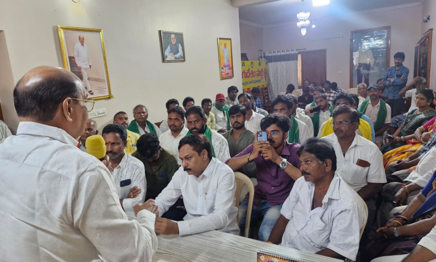 Kadiyam: కడియపులంకలో ఎన్టీఆర్ విగ్రహ ఏర్పాటుకు ఎమ్