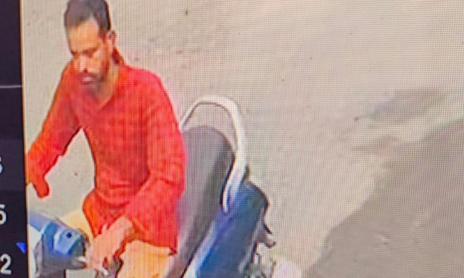 Ainavilli: పెదపాలెం వద్ద ద్విచక్ర వాహనం చోరీ