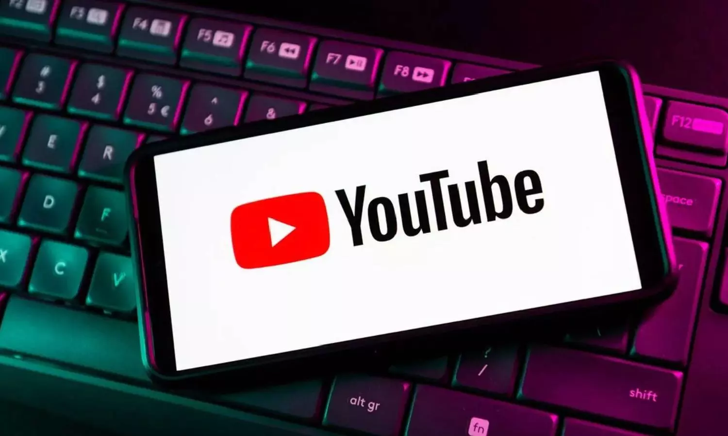 YouTube YouTube