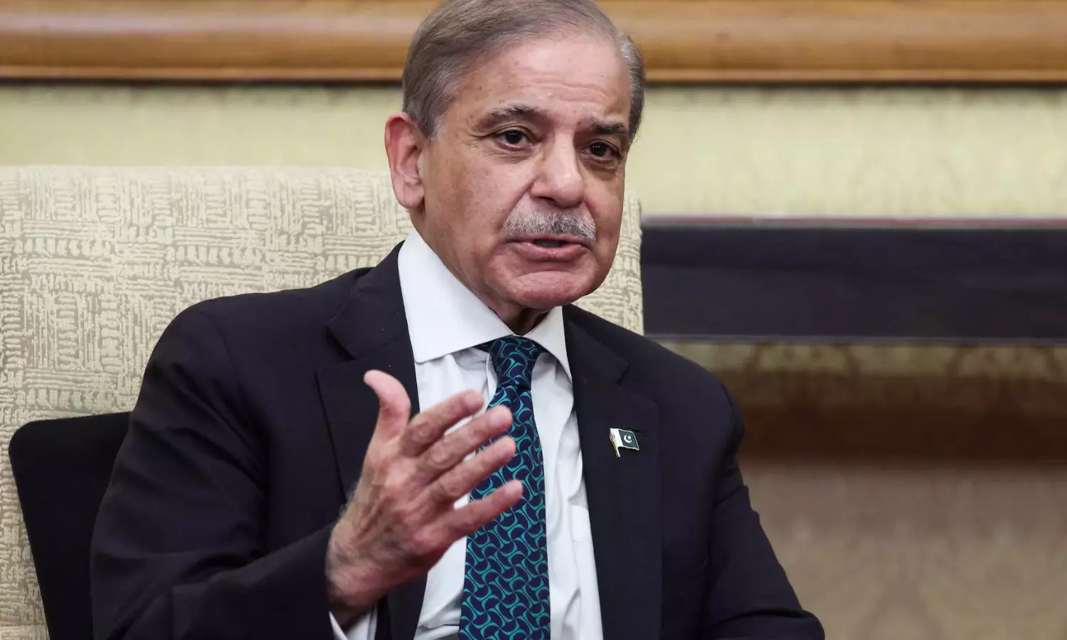 Shehbaz Sharif: న్యూయార్క్లో ఉగ్రవాదులు? సోషల్ మీడియాలో దుమారం రేపిన పాక్ ప్రధాని వ్యాఖ్యలు Shehbaz Sharif: న్యూయార్క్లో ఉగ్రవాదులు? సోషల్ మీడియాలో దుమారం రేపిన పాక్ ప్రధాని వ్యాఖ్యలు