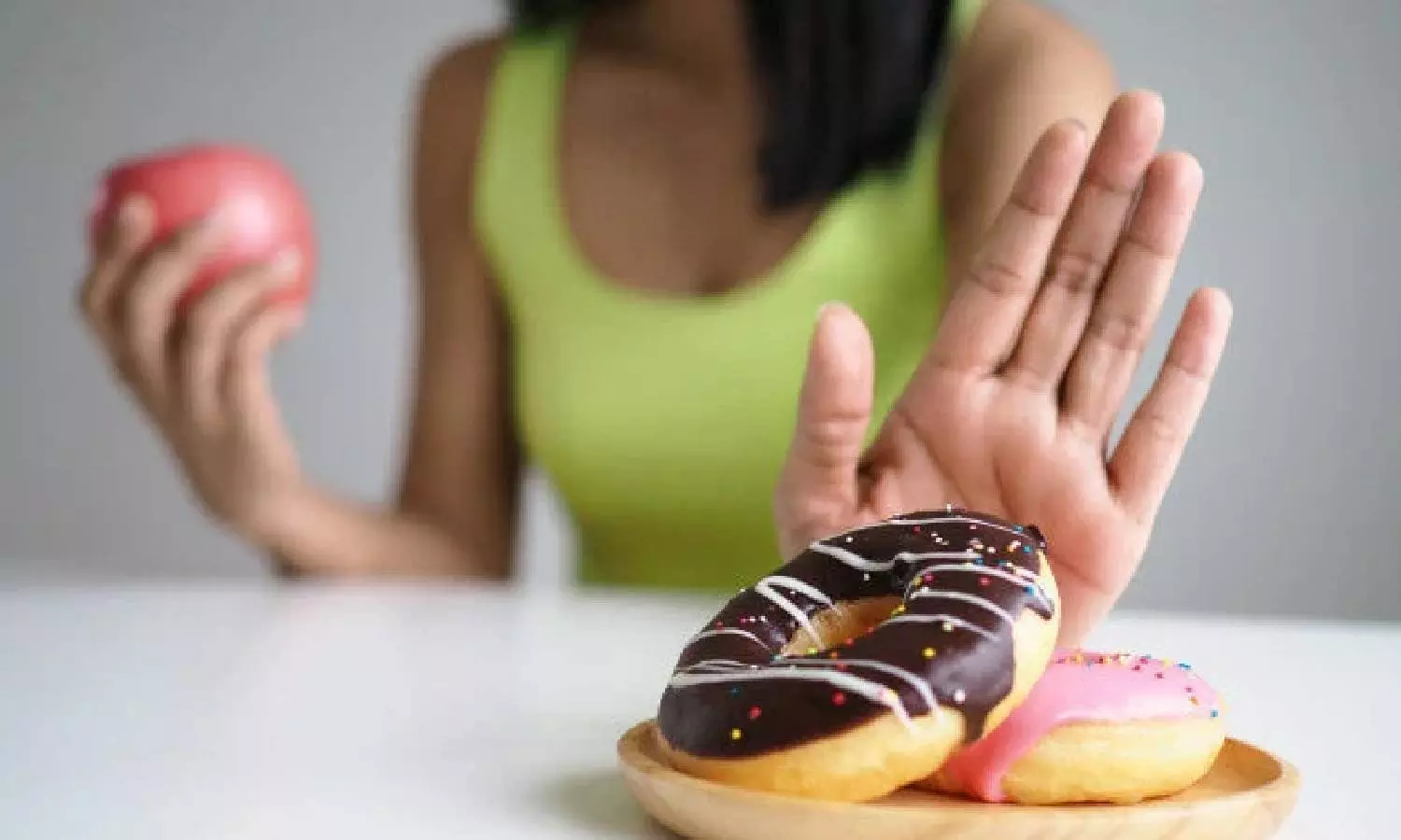 Diet Plans: బరువు తగ్గాలనే ఆరాటంలో ఈ డైట్లు చేస్తున్నారా? అనారోగ్యాన్ని కొనితెచ్చుకుంటున్నట్టే