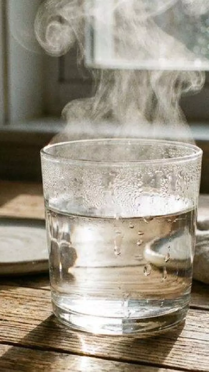 Warm Water: భోజనం తర్వాత గోరువెచ్చని నీరు తాగితే ఇన్ని లాభాలా? Warm Water: భోజనం తర్వాత గోరువెచ్చని నీరు తాగితే ఇన్ని లాభాలా?