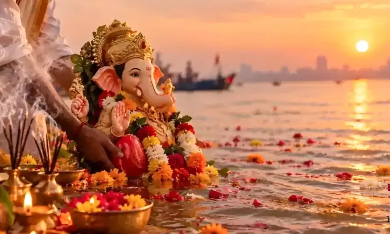 Ganesh Visarjan Muhurat: అనంత చతుర్థశి రోజున గణేశుడిని ఏ సమయంలో నిమర్జనం చేయాలి? Ganesh Visarjan Muhurat: అనంత చతుర్థశి రోజున గణేశుడిని ఏ సమయంలో నిమర్జనం చేయాలి?