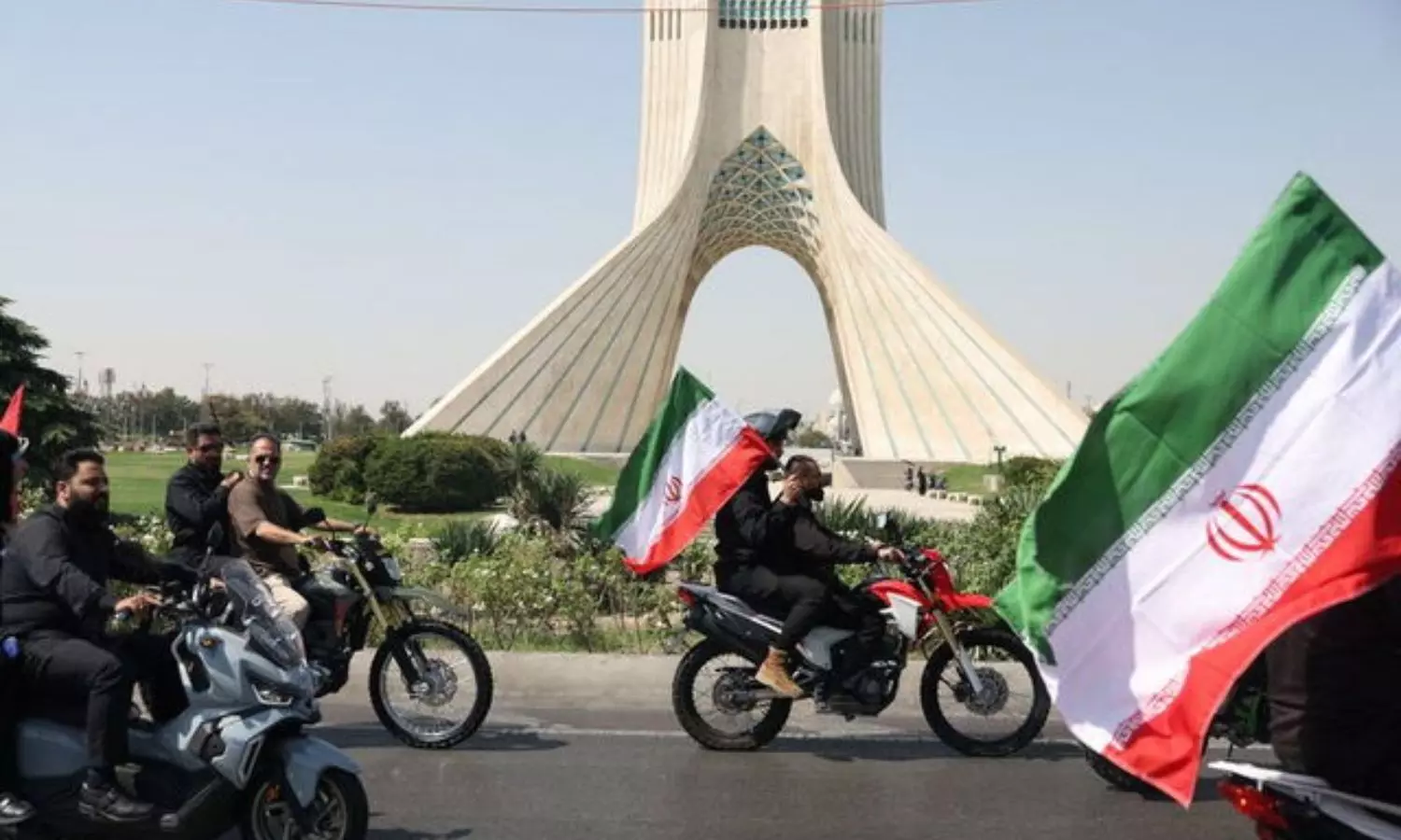 Trump Iran Peace Plan: ట్రంప్కు ఇరాన్ ఆఫర్... మొదలైన నవంబర్ టెన్షన్ Trump Iran Peace Plan: ట్రంప్కు ఇరాన్ ఆఫర్... మొదలైన నవంబర్ టెన్షన్