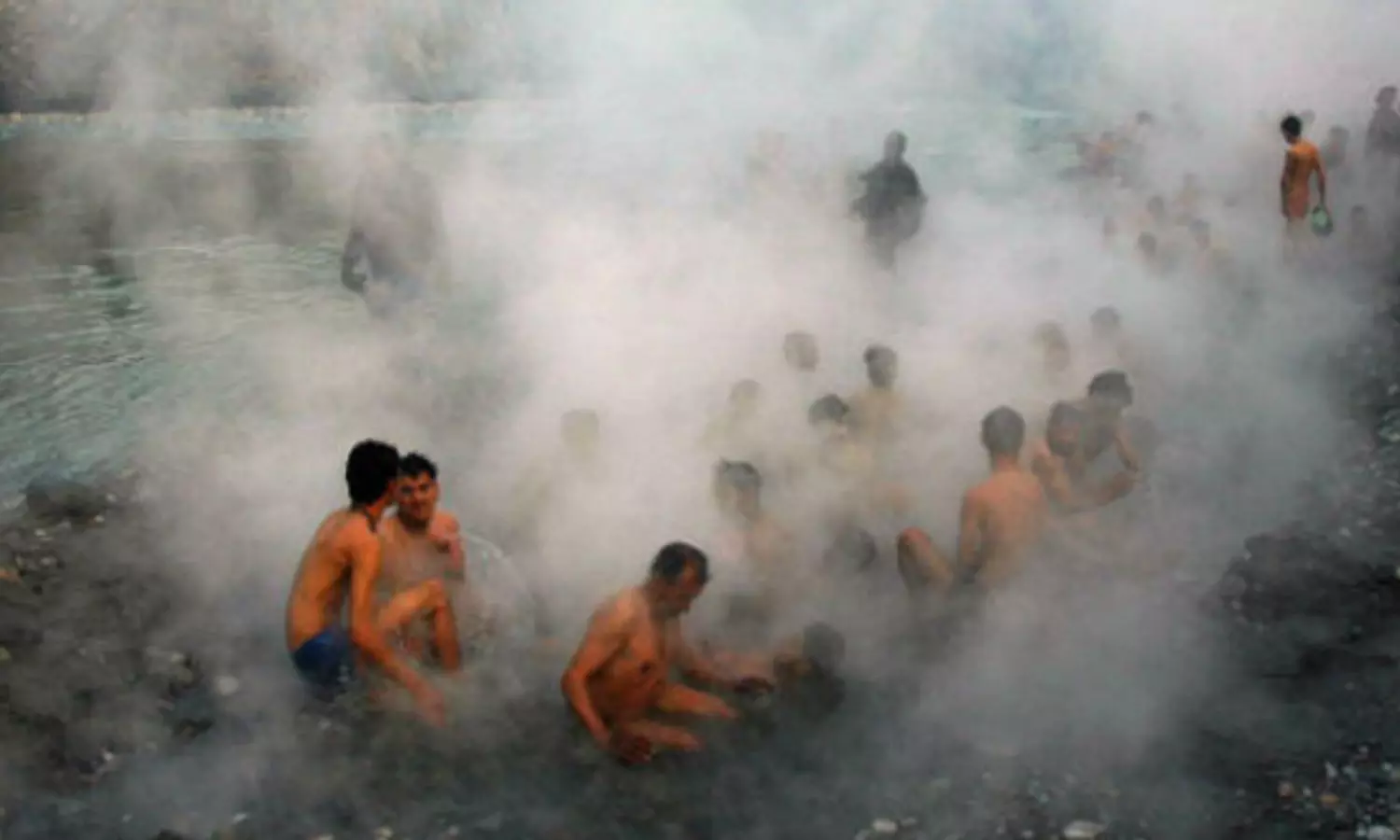 Manikaran Hot Springs: ఈ ఆలయంలో నీరు ఎల్లప్పుడూ వేడిగా ఉంటుంది...ఒక్కసారి స్నానం చేస్తే
