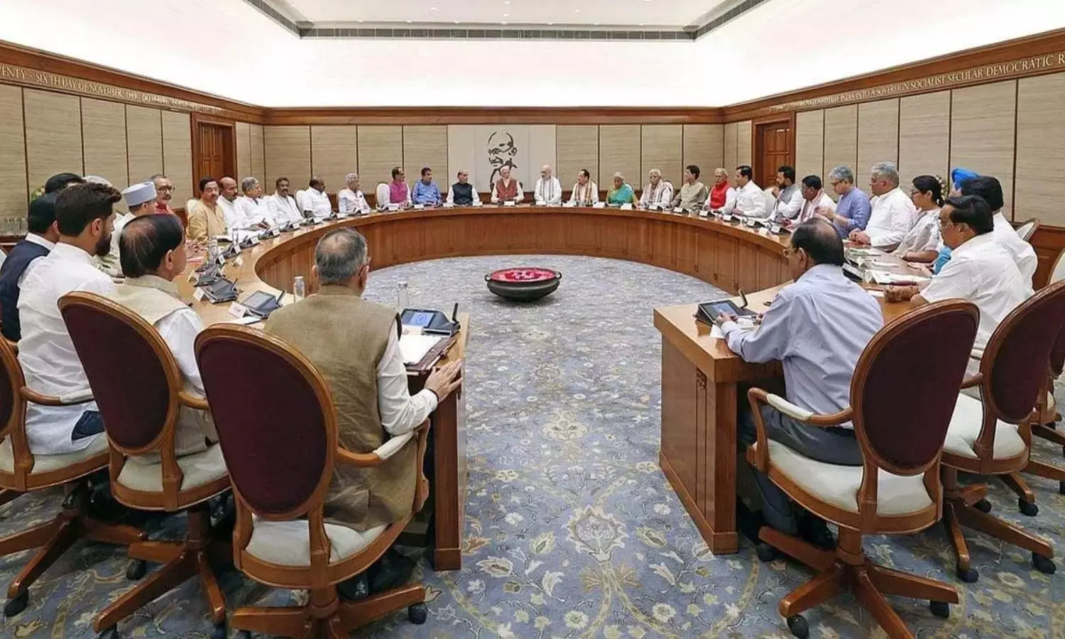 Union Cabinet Decisions: కేంద్ర కేబినెట్ కీలక నిర్ణయాలు.. రూ.10,000 కోట్లతో SME గ్రోత్ ఫండ్ ఏర్పాటుకు గ్రీన్ సిగ్నల్! Union Cabinet Decisions: కేంద్ర కేబినెట్ కీలక నిర్ణయాలు.. రూ.10,000 కోట్లతో SME గ్రోత్ ఫండ్ ఏర్పాటుకు గ్రీన్ సిగ్నల్!