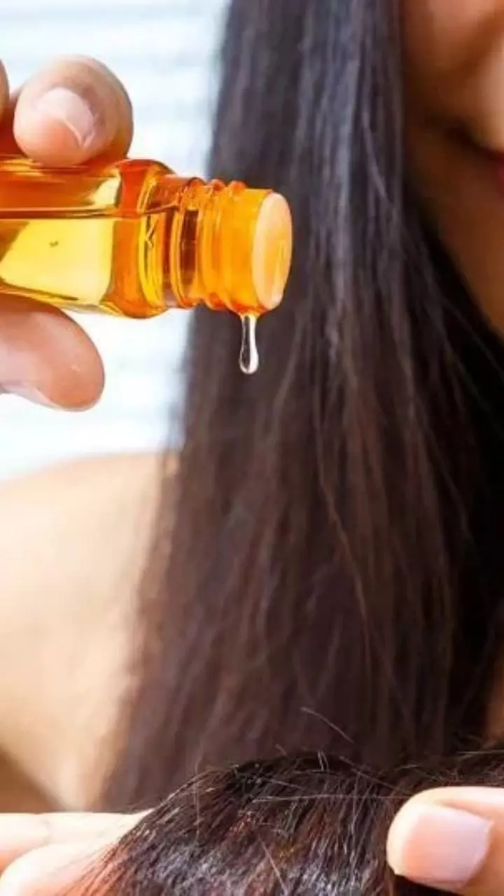 Hair Tips: రాత్రి పూట జుట్టుకు నూనె పెట్టుకుని పడుకుంటున్నారా? ఇది మీ కోసమే!