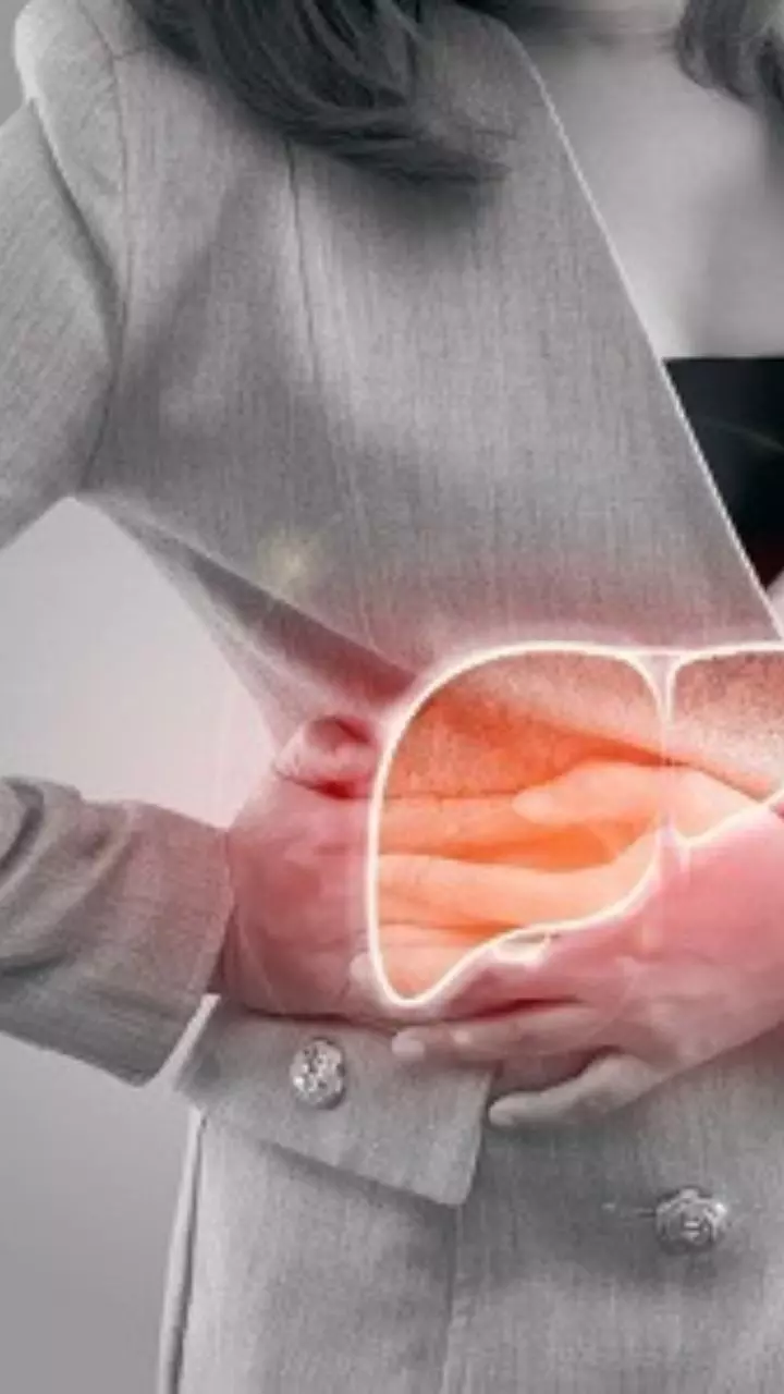 Health Tips: మీ లివర్ డ్యామేజైతే.? శరీరంలో కనిపించే లక్షణాలు ఇవే.!