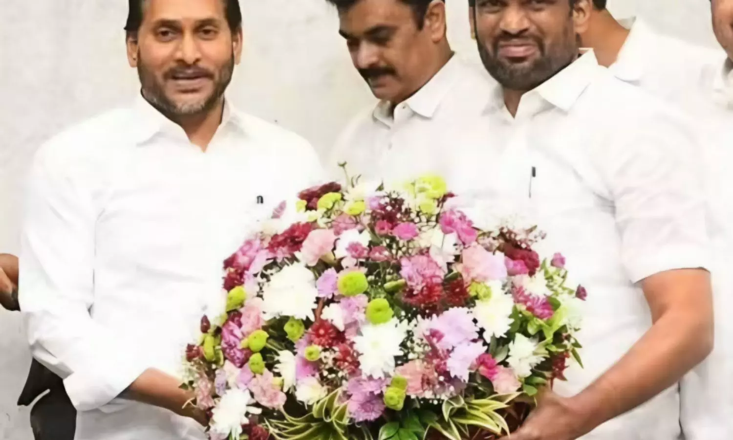 Dharmavaram: శ్రీ సత్యసాయి జిల్లా వైసీపీ జడ్పీ చైర్మన్ అభ్యర్థిగా వజ్ర భాస్కర్ రెడ్డి! Dharmavaram: శ్రీ సత్యసాయి జిల్లా వైసీపీ జడ్పీ చైర్మన్ అభ్యర్థిగా వజ్ర భాస్కర్ రెడ్డి!