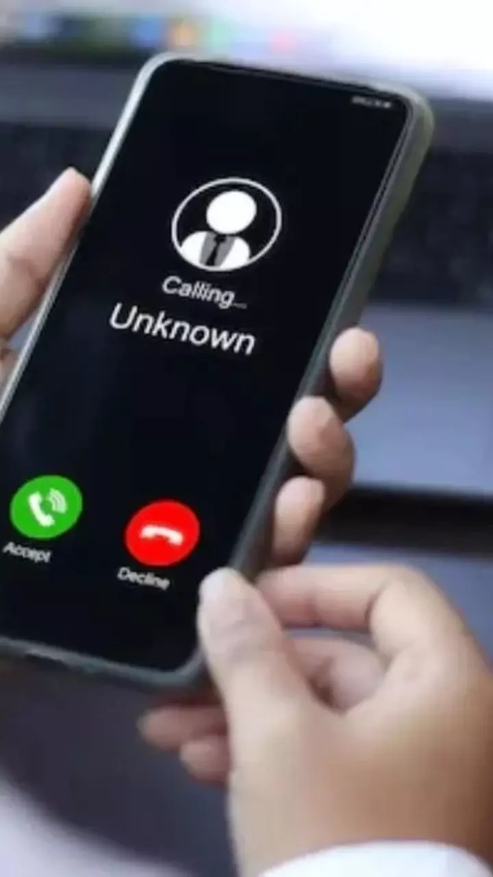 Spam calls: స్పామ్ కాల్స్ బెడద ఇక చెల్లు.! కేంద్రం కీలక నిర్ణయం! Spam calls: స్పామ్ కాల్స్ బెడద ఇక చెల్లు.! కేంద్రం కీలక నిర్ణయం!