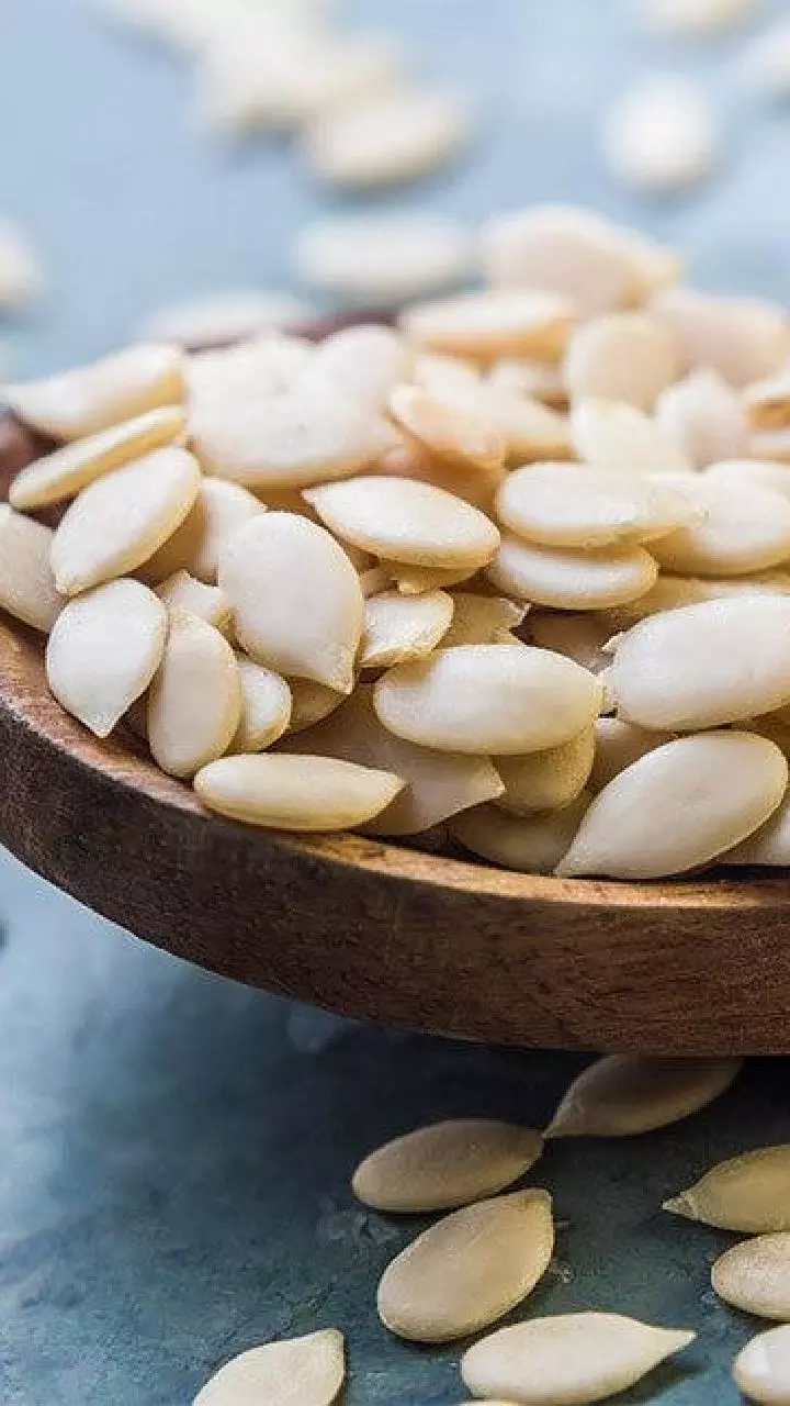 Watermelon Seeds: పుచ్చకాయ గింజలను పారేస్తున్నారా?.. ఈ  రహస్యం తెలిస్తే అస్సలు వదలరు
