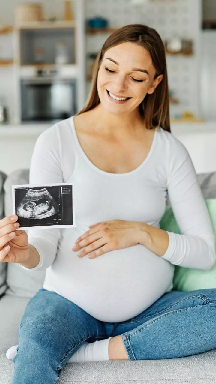 Pregnancy Risks: లేట్ టర్మ్ ప్రెగ్నెన్సీ వల్ల తల్లికి, బిడ్డకు ఉండే ప్రమాదాలు ఇవే Pregnancy Risks: లేట్ టర్మ్ ప్రెగ్నెన్సీ వల్ల తల్లికి, బిడ్డకు ఉండే ప్రమాదాలు ఇవే