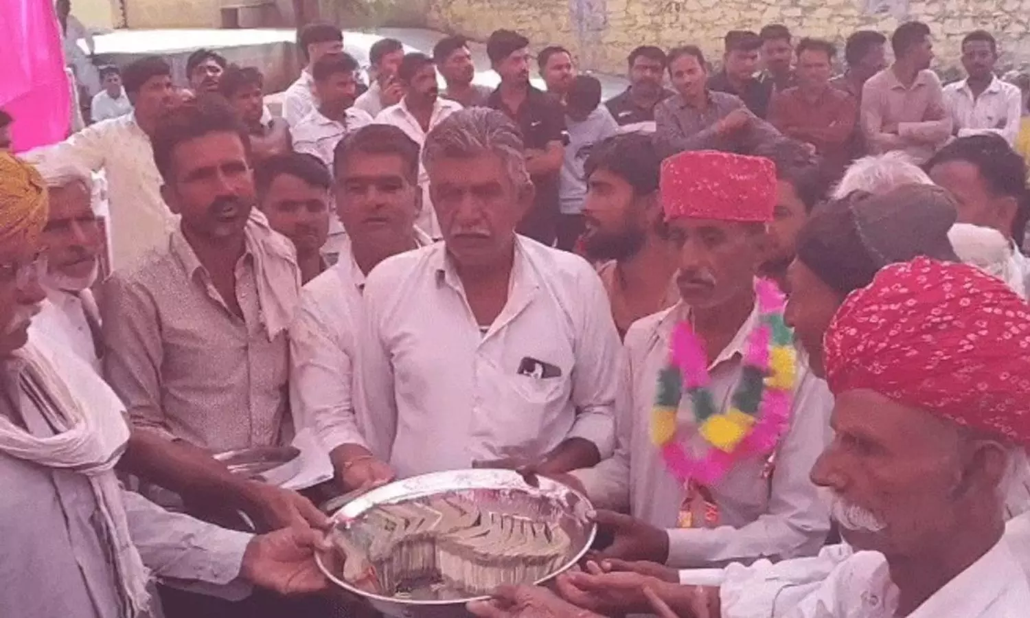 rajasthan-village-25-lakh-gift