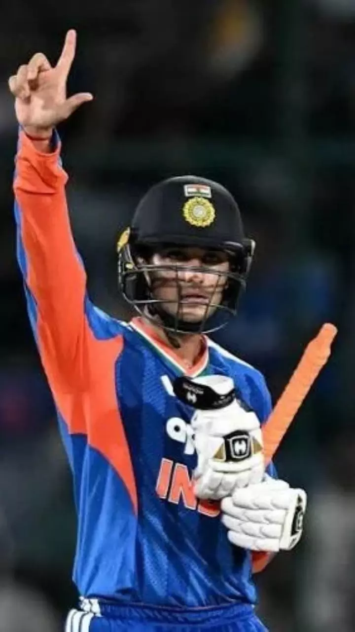 Abhishek Sharma: గేల్ రికార్డ్ను బద్దలు కొట్టిన అభిషేక్ శర్మ.. అదేంటంటే? Abhishek Sharma: గేల్ రికార్డ్ను బద్దలు కొట్టిన అభిషేక్ శర్మ.. అదేంటంటే?